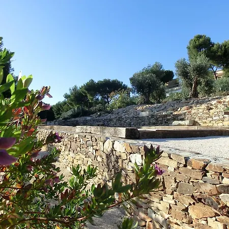 Azur Golf Bed & Breakfast 5*