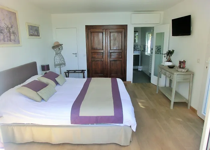 Azur Golf Bed & Breakfast
