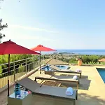 Azur Golf Couette-café 5*