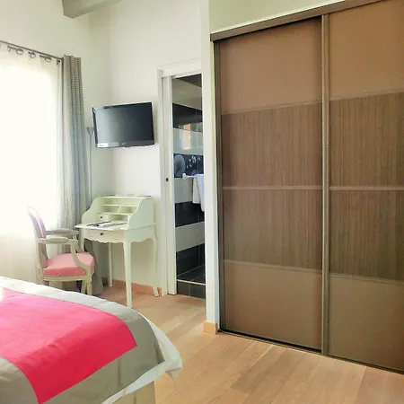 Alojamento de Acomodação e Pequeno-almoço Azur Golf 5*