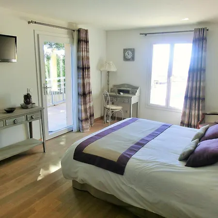 Azur Golf Couette-café 5*